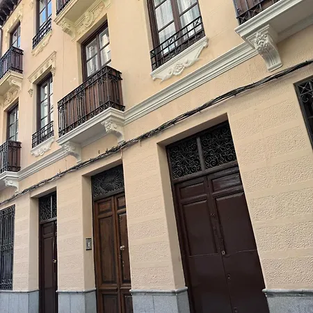 Casa 1919 Near Cathedral 2a 아파트 *